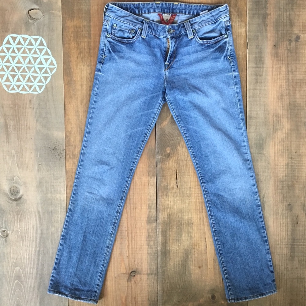 Lucky Brand Straight Leg Jean Size 6; 28 inseam.